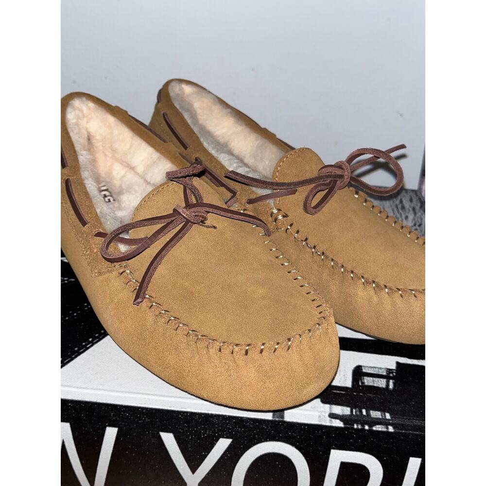 UGG slippers Dakota Suede Sheepskin Chestnut Size 9 NEW - (B25)